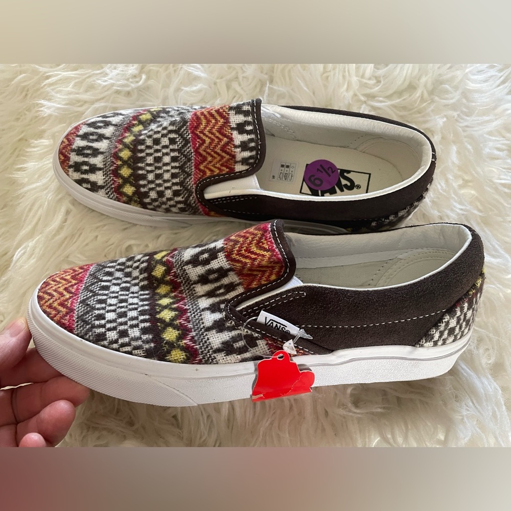 Vans NWT Fair Isle Classic Slip On Shoes. Unisex. Size 6.5 Men, 8.0 Women